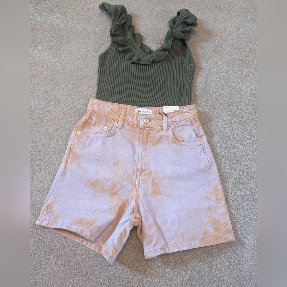 ✨GET THE LOOK✨NWT Retro Tie Dye Denim Shorts & Cotton Frilly Gap Tank